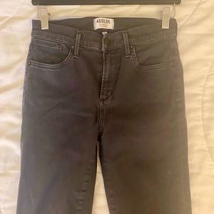 AGOLDE Black dark rinse skinny jeans
Size: US 26 Length: Regular